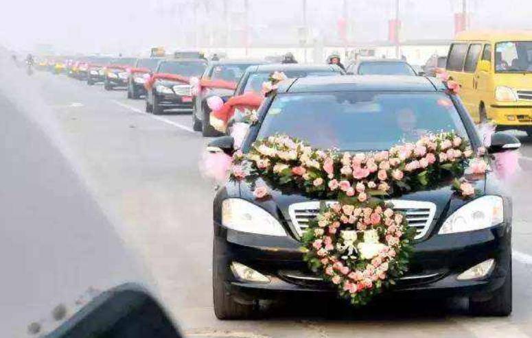 婚車(chē)演變，時(shí)代背景下的傳統(tǒng)婚嫁與創(chuàng)新風(fēng)尚