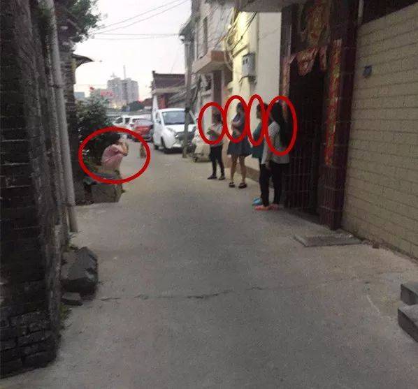 鶴洞橋底站街女的變化力量與自信綻放之路